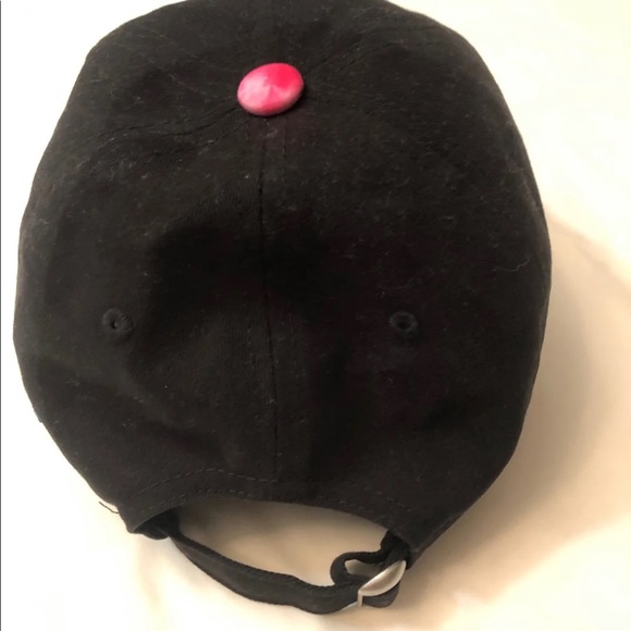 Minnie Mouse Hat - Picture 2 of 4